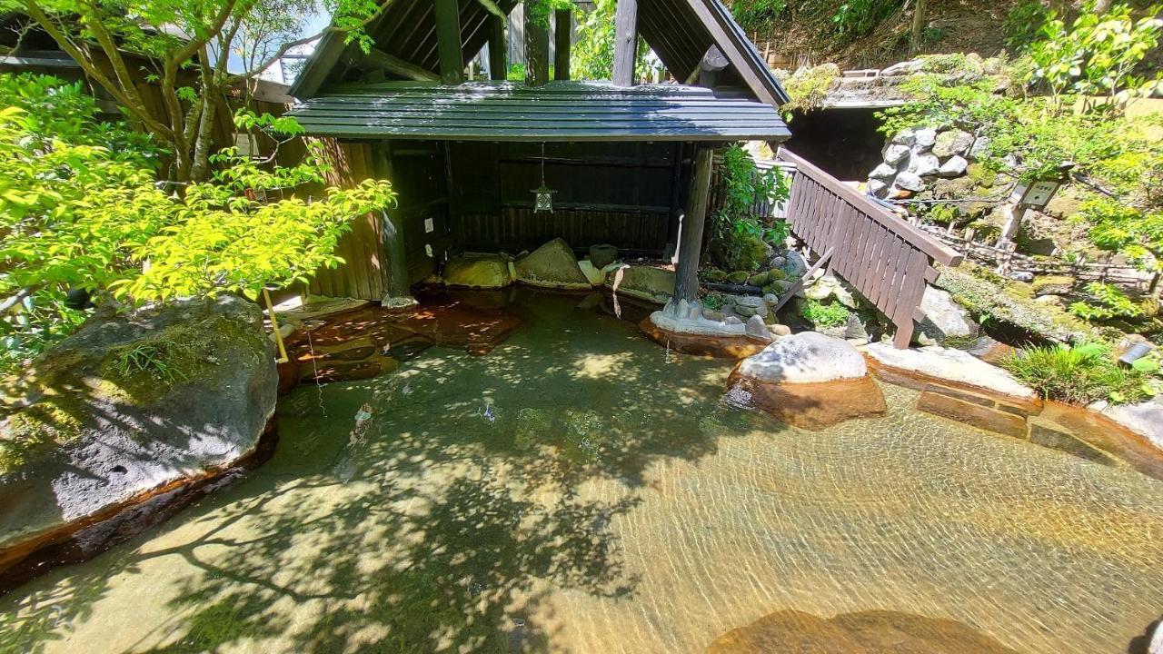 Kurokawa Onsen Oku no Yu Hotel Minamioguni Bagian luar foto