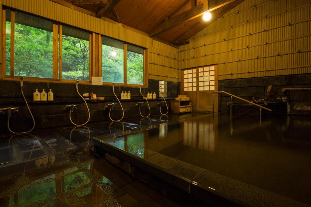 Kurokawa Onsen Oku no Yu Hotel Minamioguni Bagian luar foto