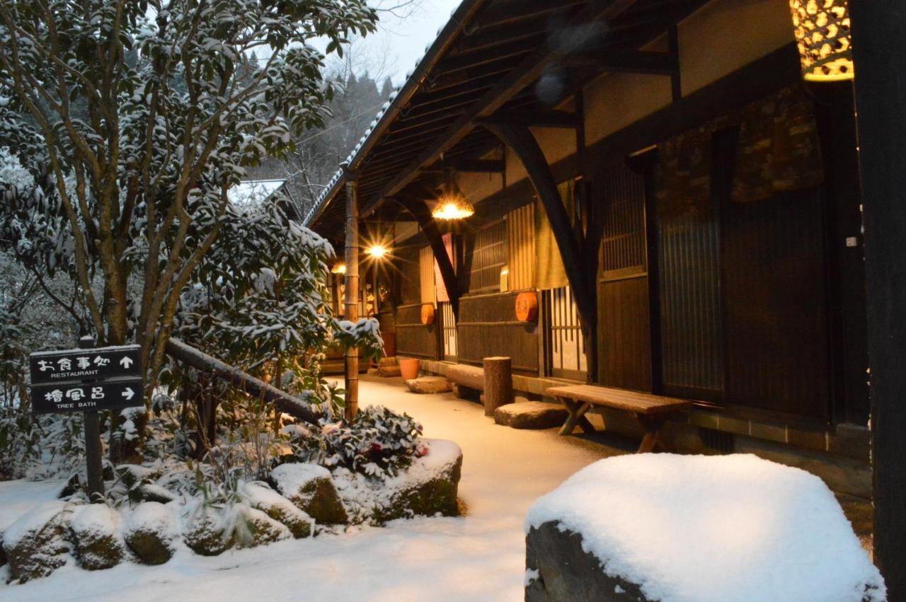 Kurokawa Onsen Oku no Yu Hotel Minamioguni Bagian luar foto