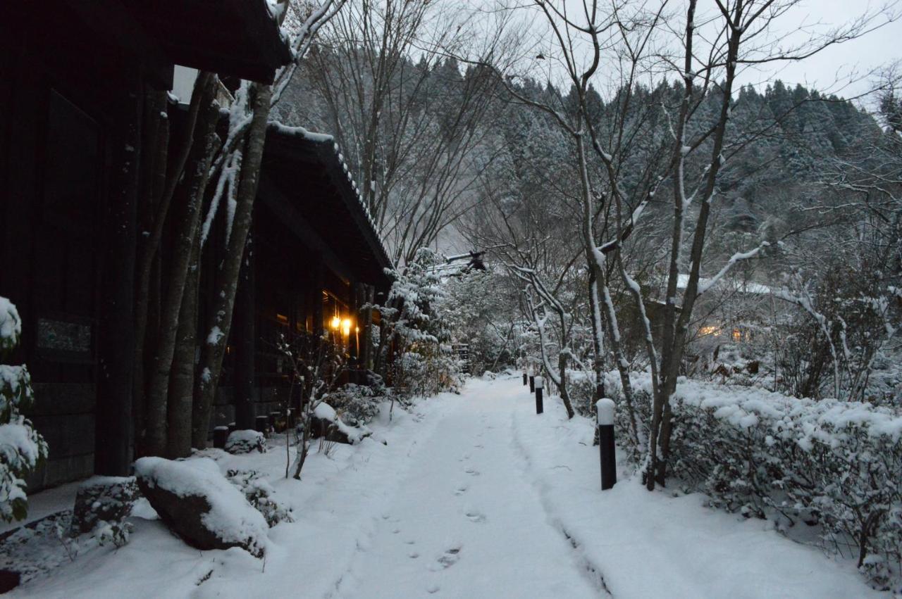 Kurokawa Onsen Oku no Yu Hotel Minamioguni Bagian luar foto
