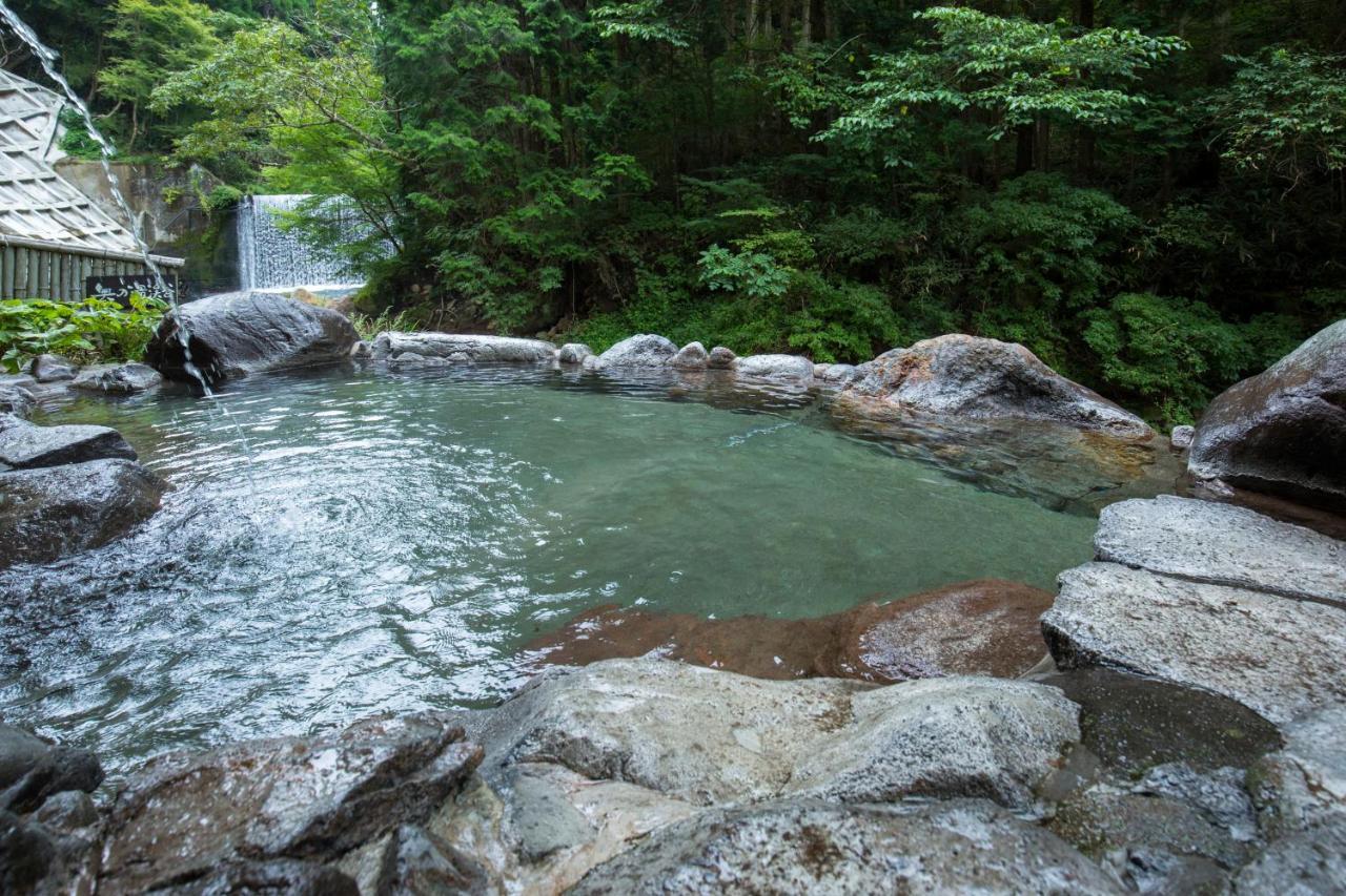 Kurokawa Onsen Oku no Yu Hotel Minamioguni Bagian luar foto