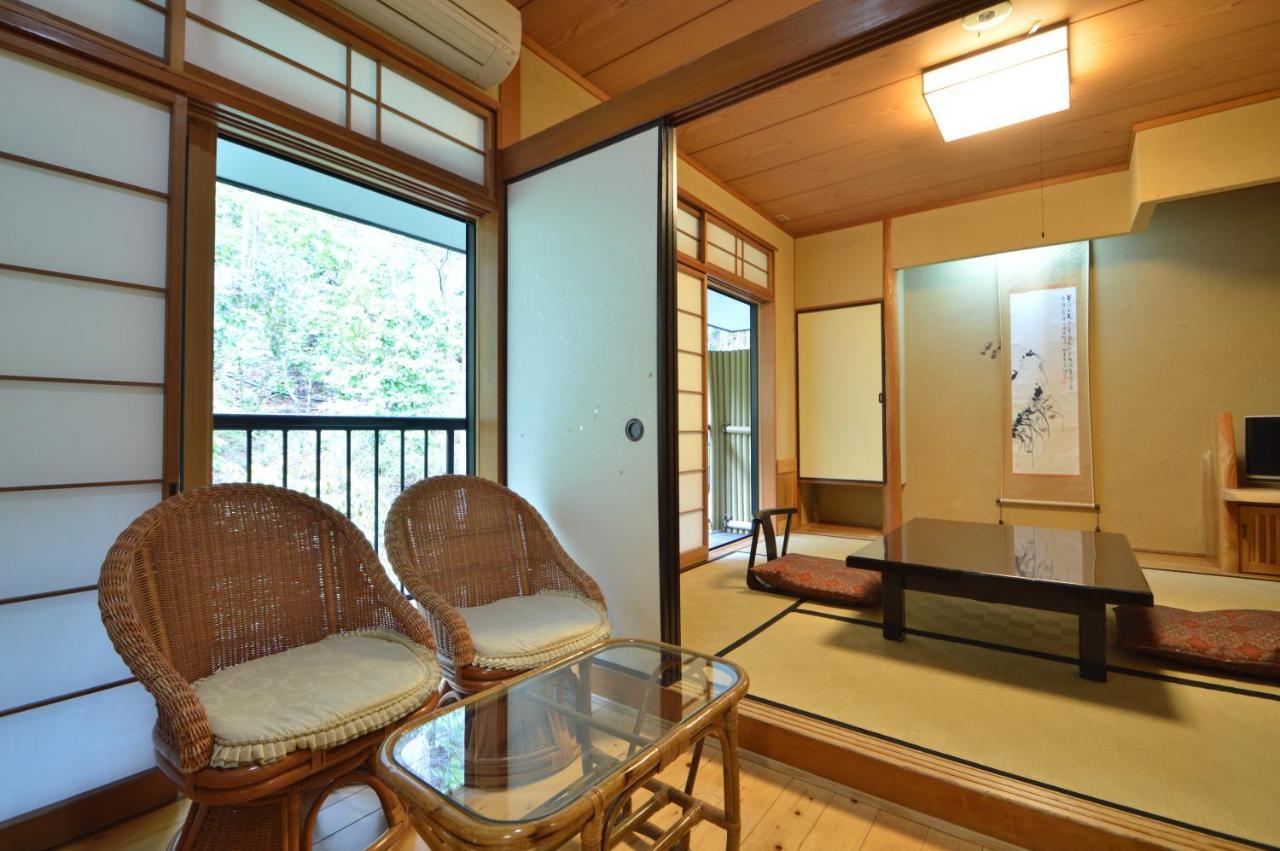 Kurokawa Onsen Oku no Yu Hotel Minamioguni Bagian luar foto