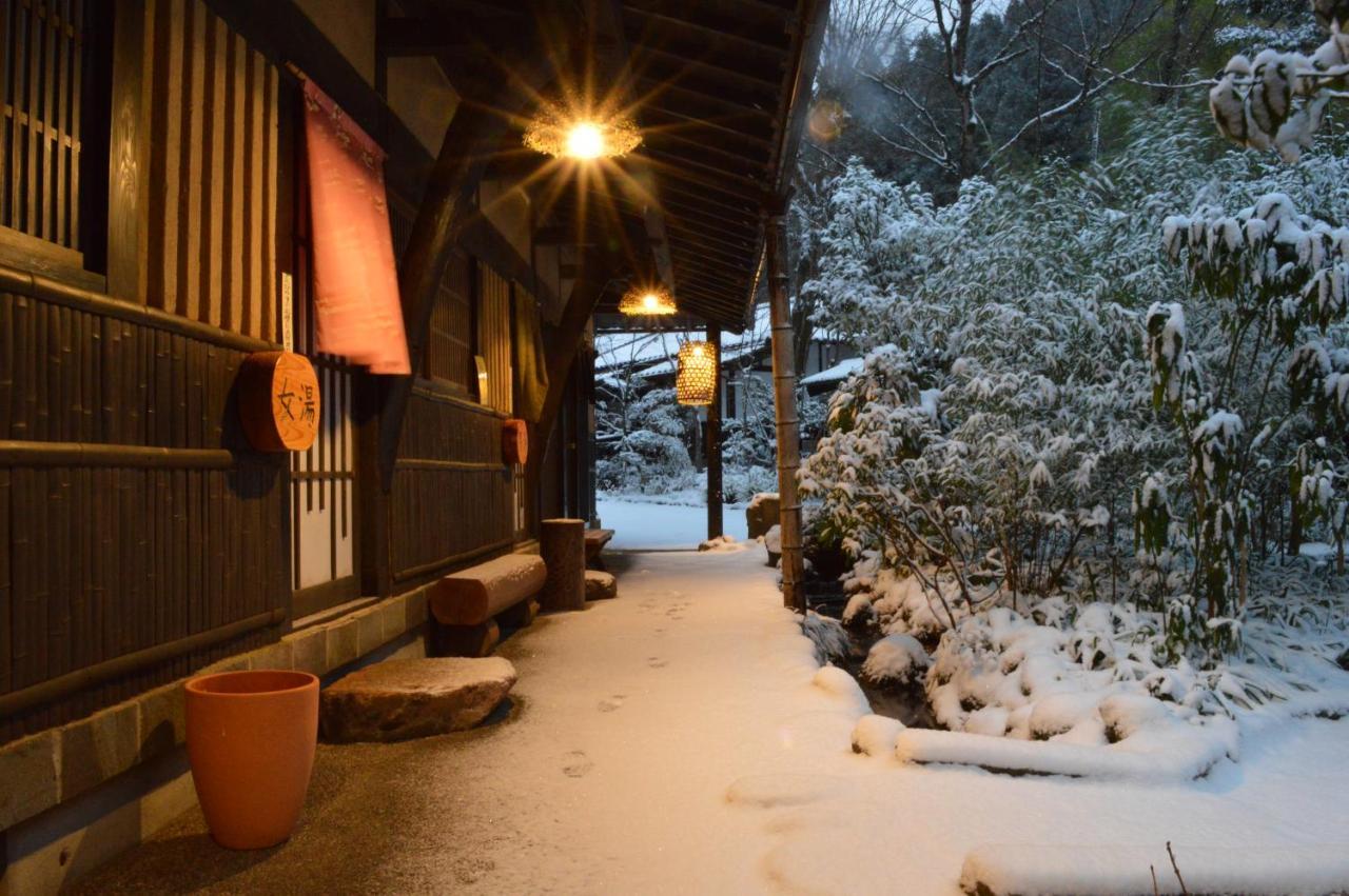 Kurokawa Onsen Oku no Yu Hotel Minamioguni Bagian luar foto