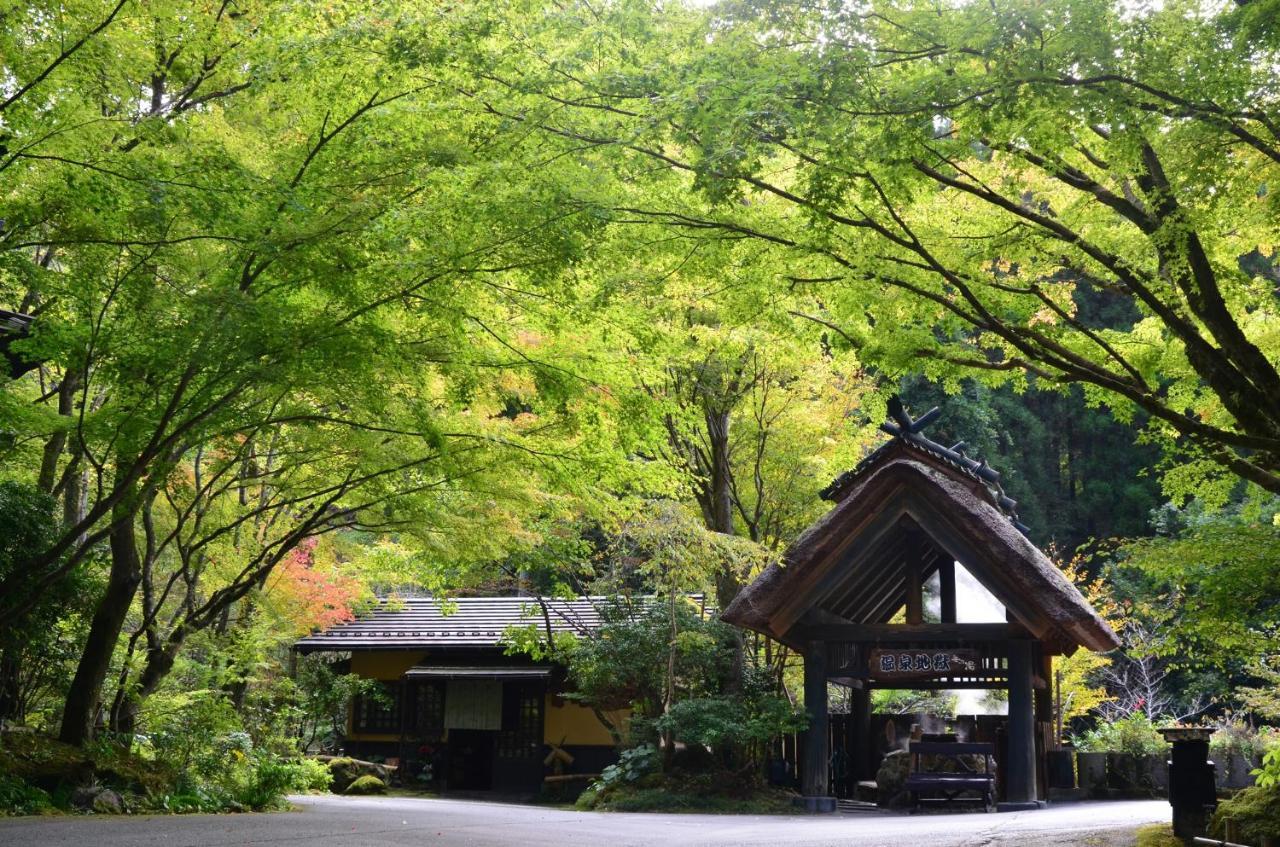 Kurokawa Onsen Oku no Yu Hotel Minamioguni Bagian luar foto